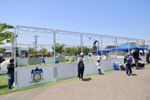 キッズピッチでサッカーしよう!